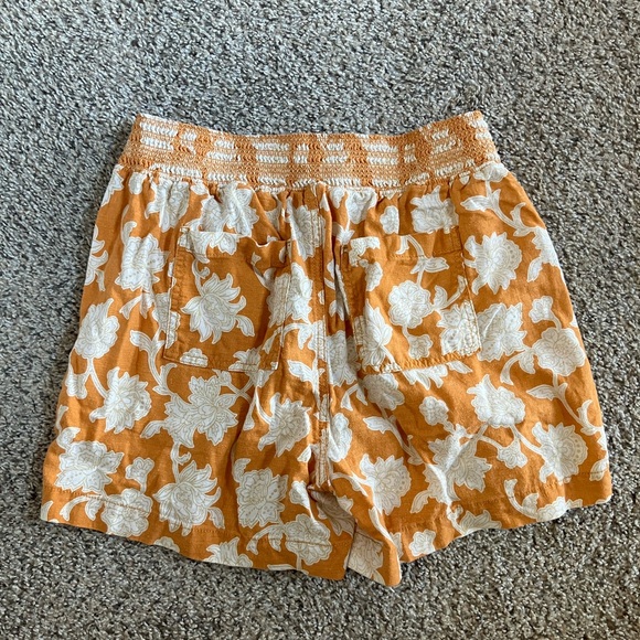 Briggs New York High Waist Orange Floral Shorts - Picture 2 of 3